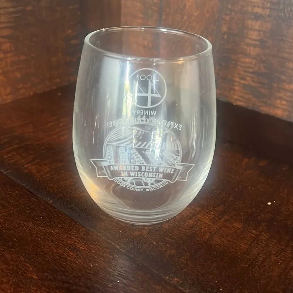 door 44 winery stemless wine glass